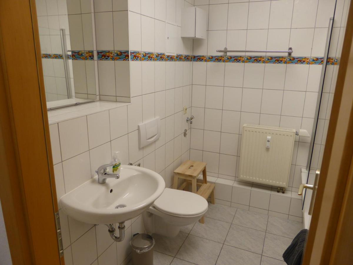 Apartment Napoleon, Naehe Zentrum, 2 Schlafzimmer, Grosser Balkon, Free Wifi ,Parken Jena Exterior foto